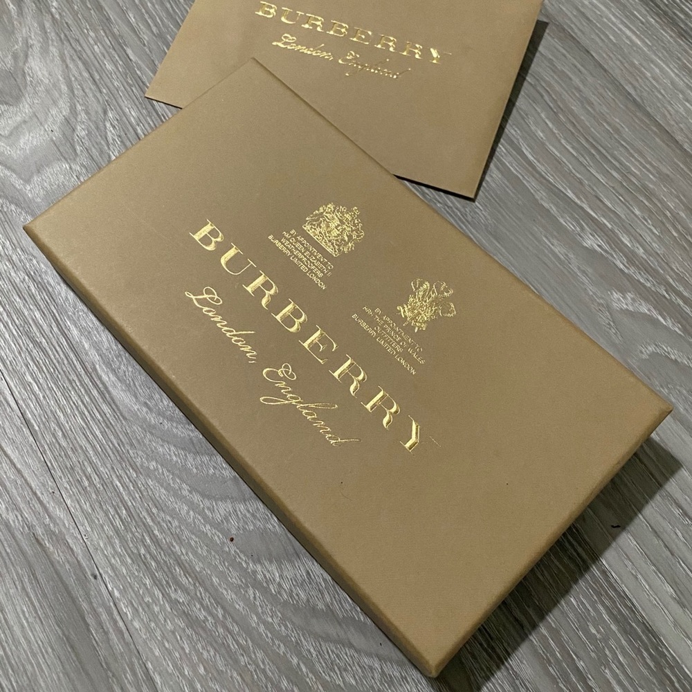 Burberry Red Leather Wallet with Silver Tone D-Ring - Picture 6 of 11
